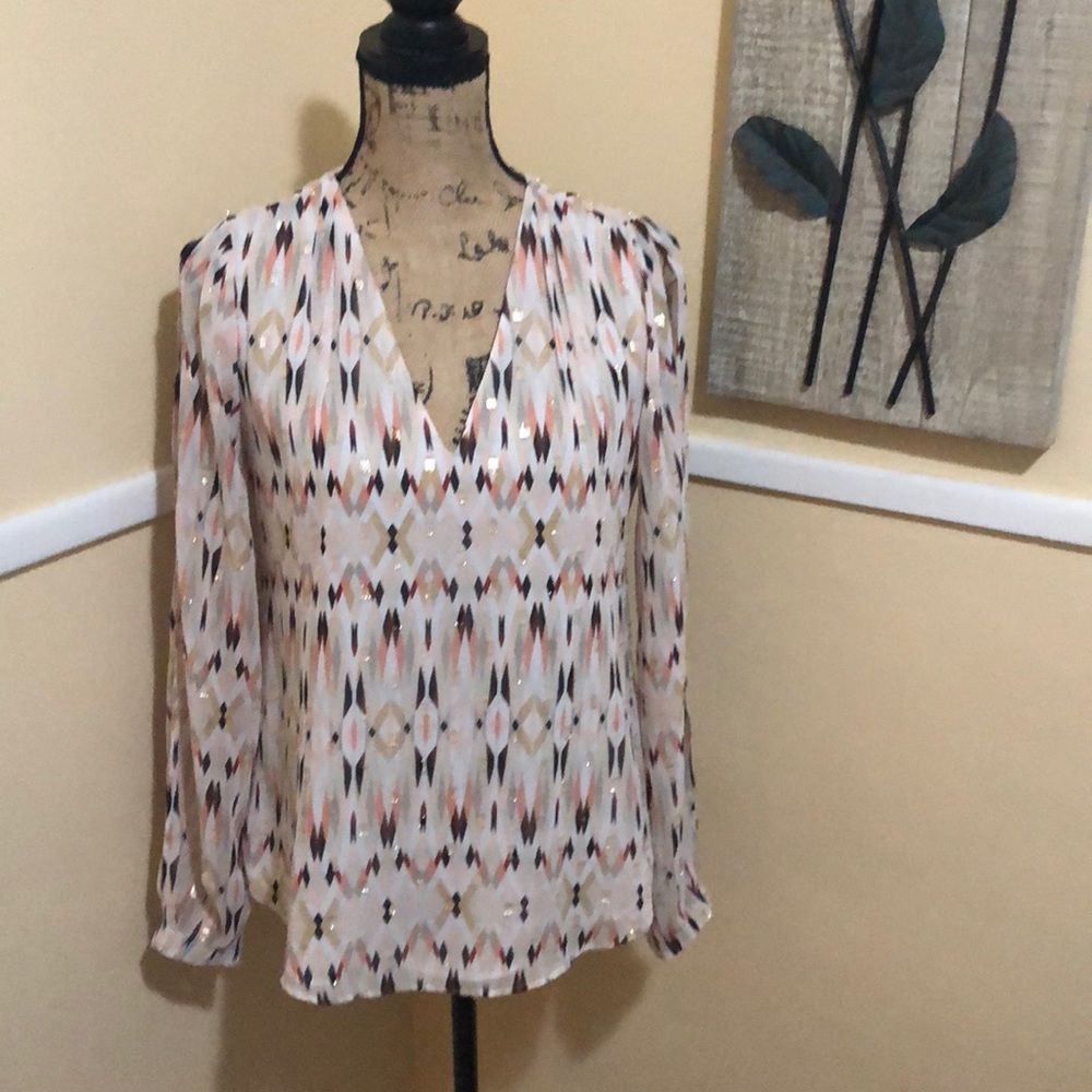 Size 4 peek a boo sleeve WHBM shirt